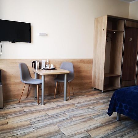 Gosciniec Piast Pokoje I Camper Park Brzezno  Exterior foto