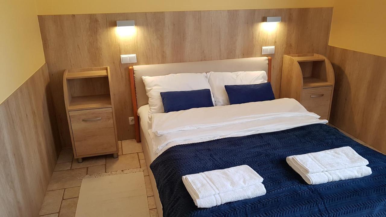 Gosciniec Piast Pokoje I Camper Park Brzezno  Exterior foto