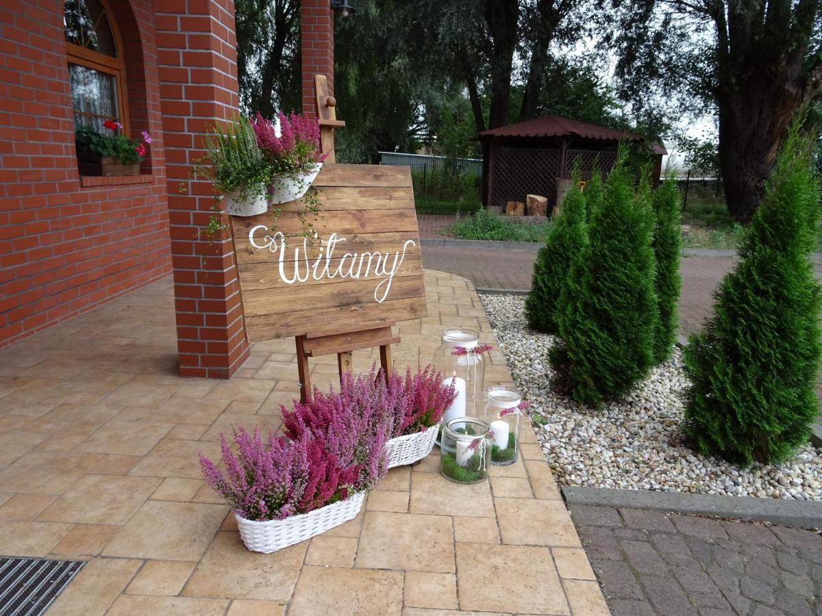 Gosciniec Piast Pokoje I Camper Park Brzezno  Exterior foto