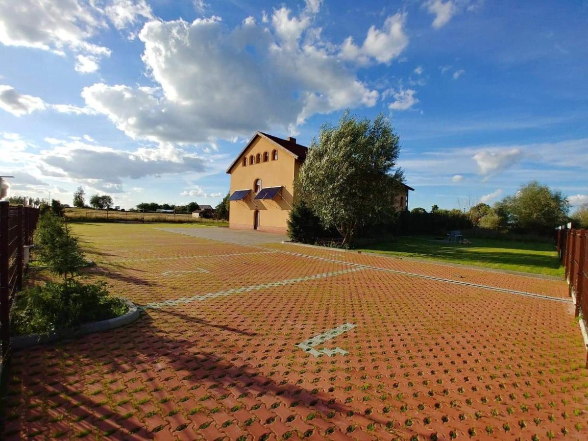 Gosciniec Piast Pokoje I Camper Park Brzezno  Exterior foto